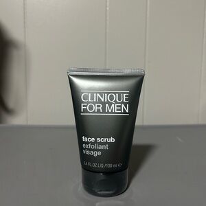 Clinique for men Face scrub
3.4 ounce
Still sealed
Will be packaged carefully